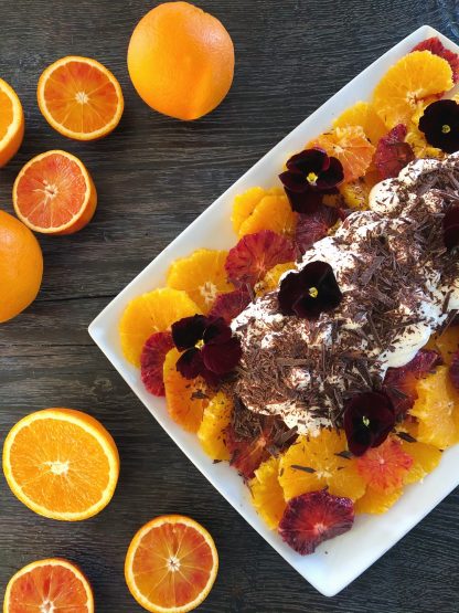 Dessert med appelsiner, fl&oslash;deskum & hakket chokolade