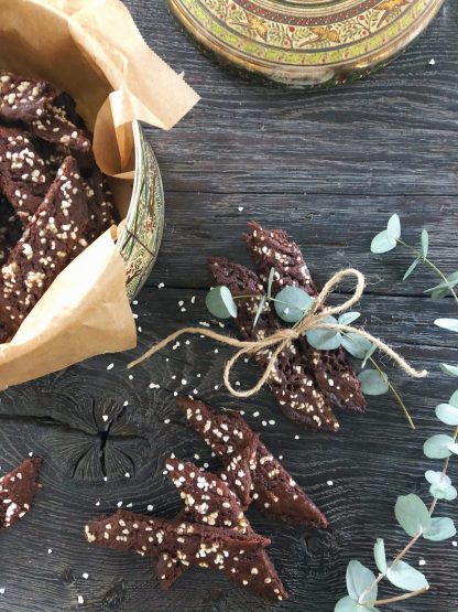 Spr&oslash;de chokoladesnitter / chokolade sm&aring;kager