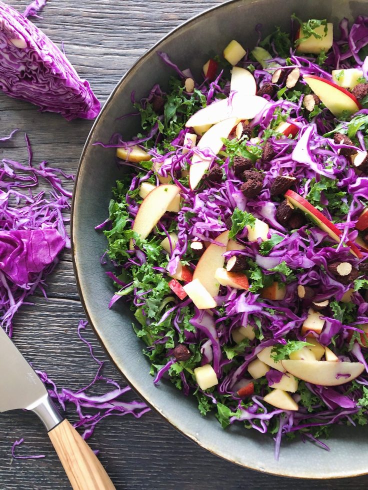 kålsalat med sprøde soyamandler