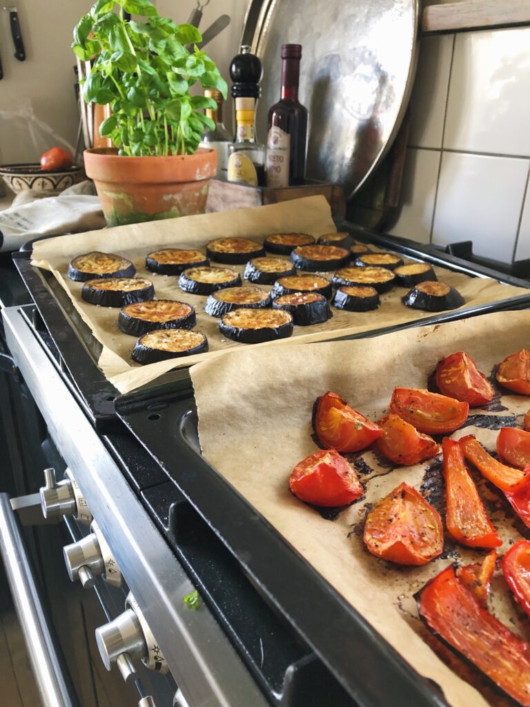 Ovnbagte-groentsager-til-taliensk-omelet