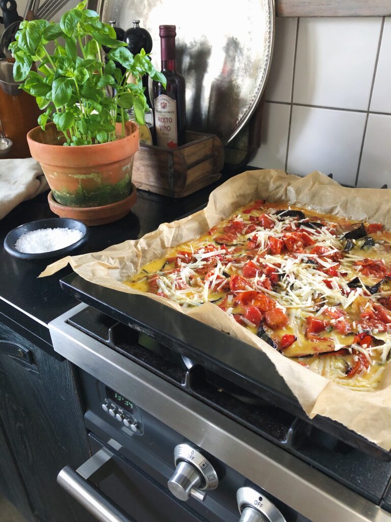 italiensk-omelet-klar-til-at-gaa-i-ovnen