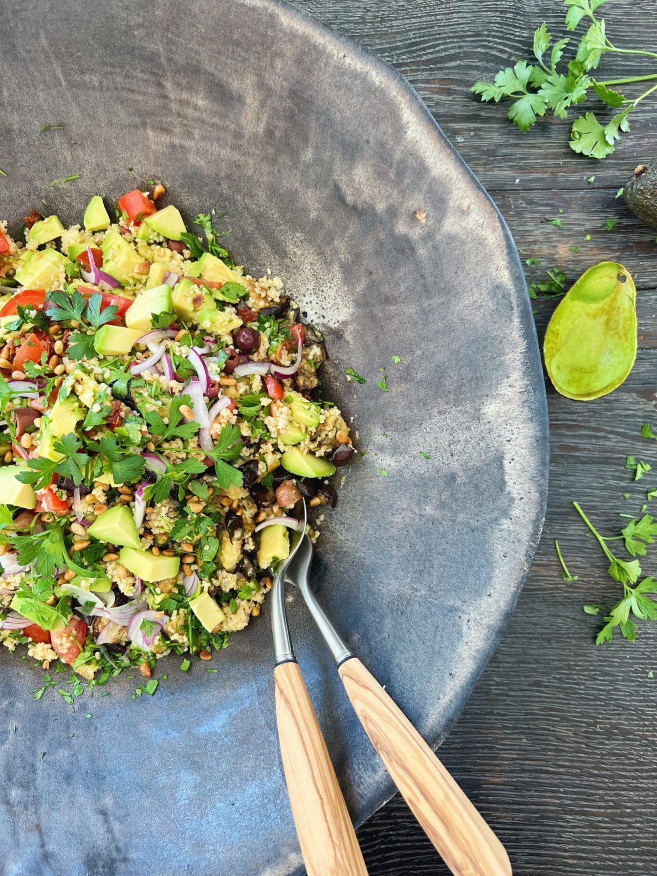 Salat med bulgur og avocado